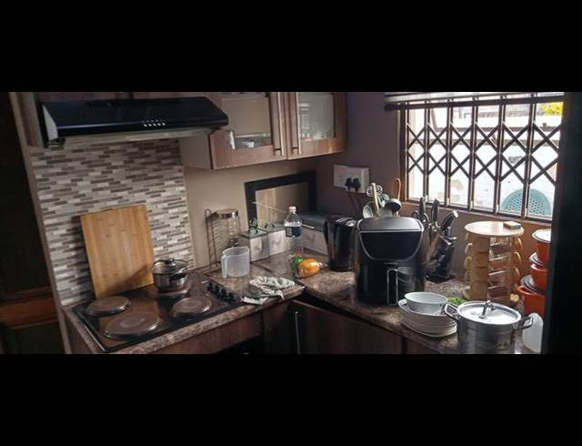 2 BEDROOM PROPERTY TO RENT IN FLEURHOF